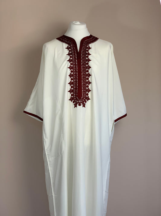 maroon and white cotton thobe full view